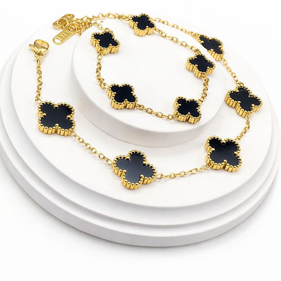 Set Cadou Elegant „Black Lucky” – Brățări Trifoi Negru Mic & Mare, Ambalaj Premium & Charm Inimă