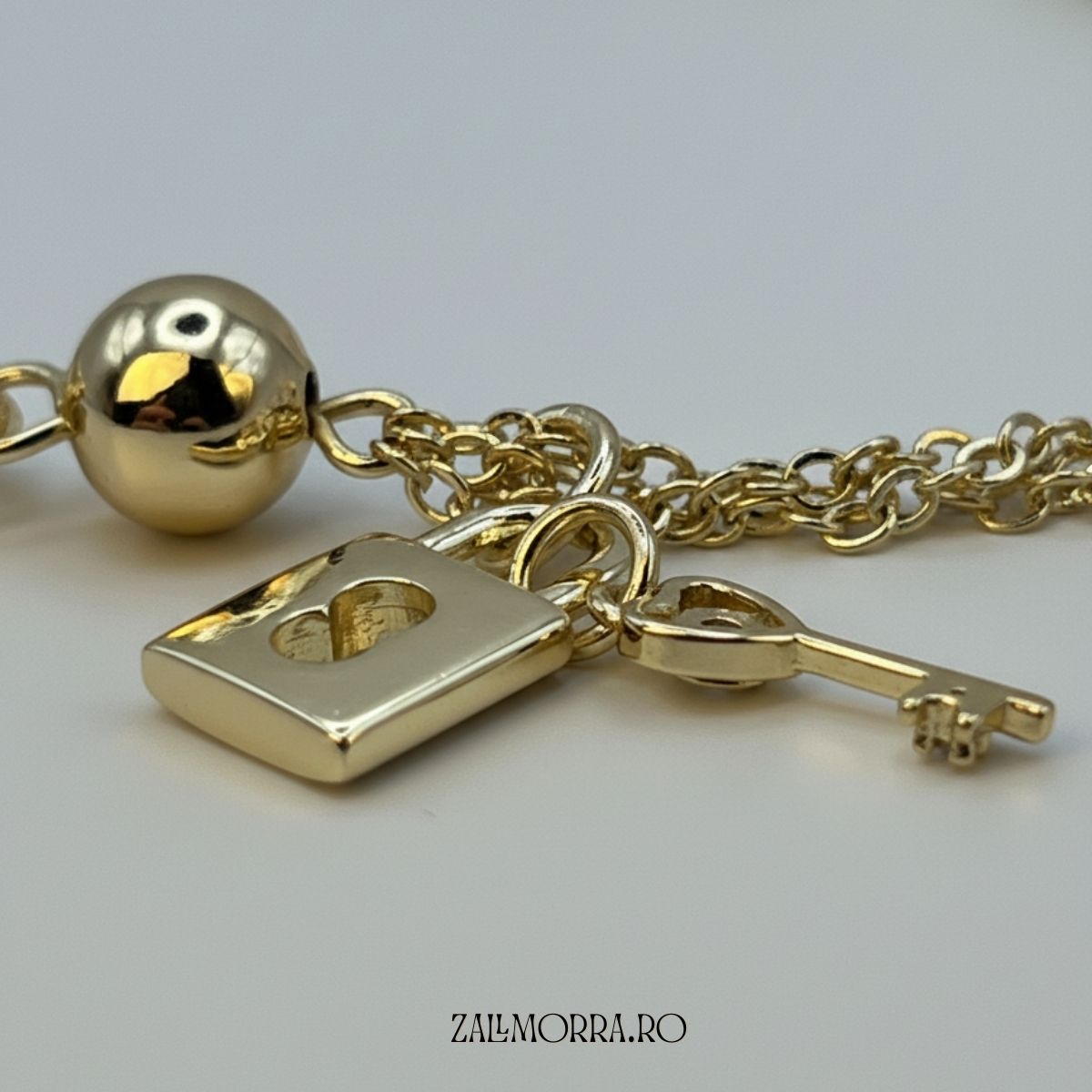 Brățară „Cheia Inimii” – Aurie, Elegantă & Simbolică