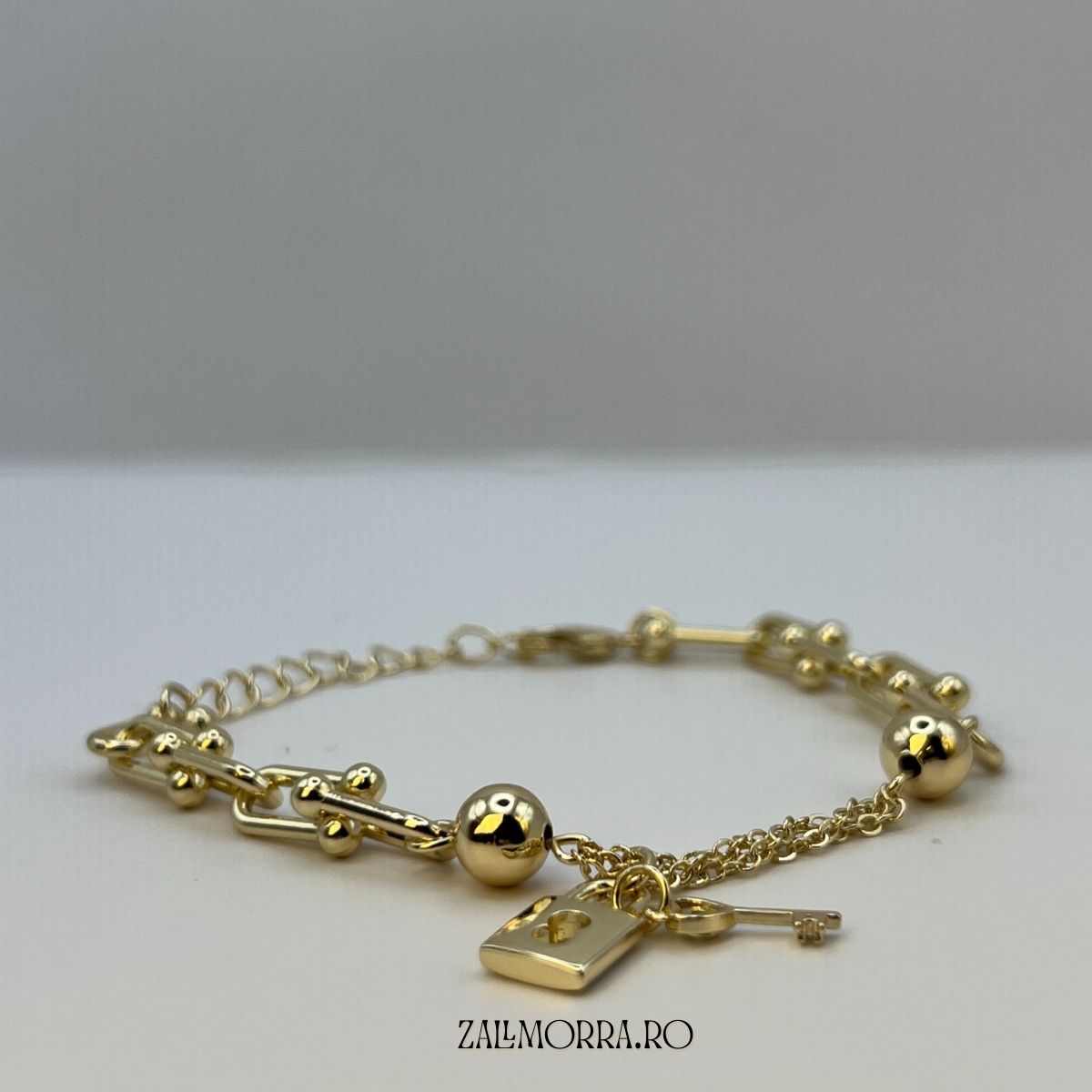 Brățară „Cheia Inimii” – Aurie, Elegantă & Simbolică