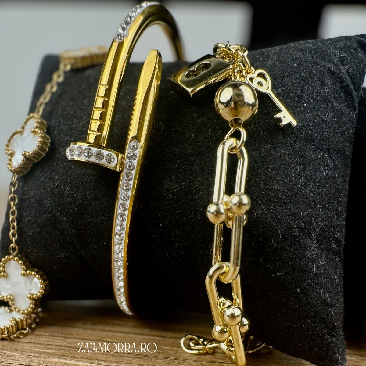 Brățară „Cheia Inimii” – Aurie, Elegantă & Simbolică