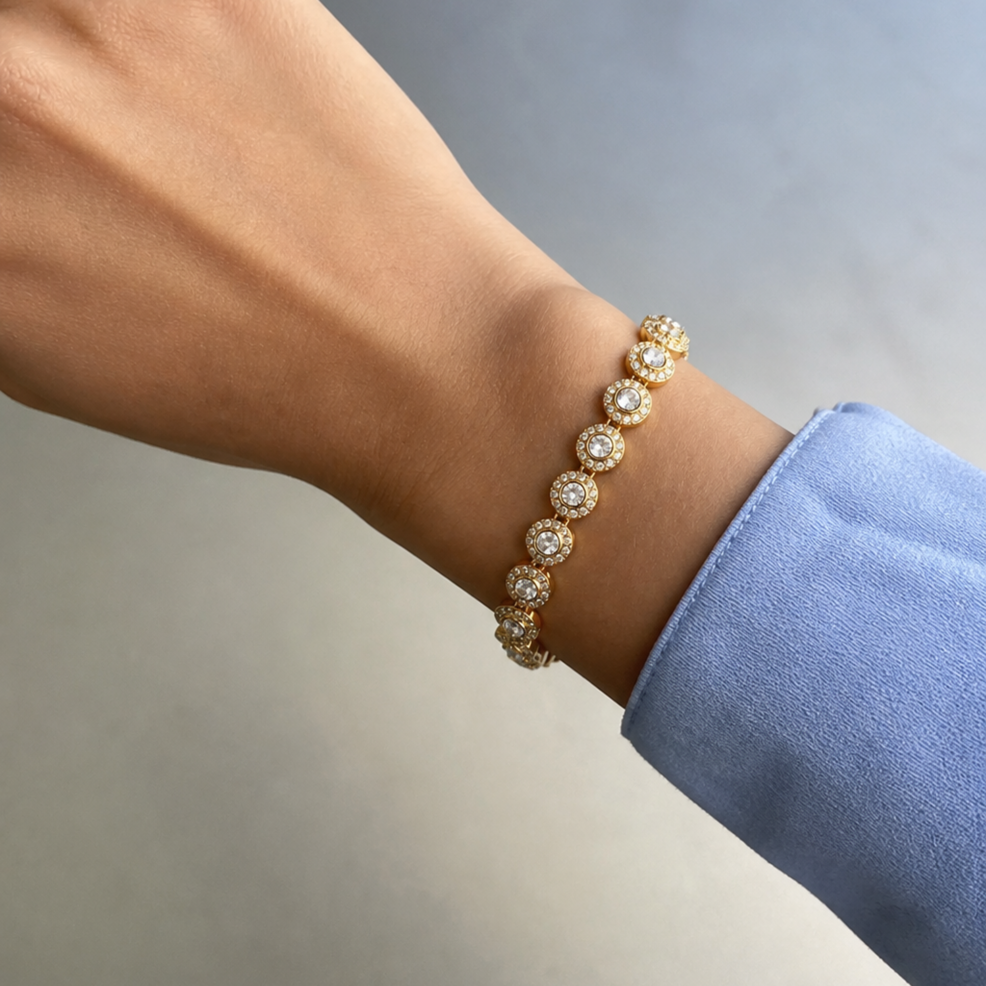 Brățară Tennis Angelic Aurie – Cristale Strălucitoare, Design Elegant Reglabil