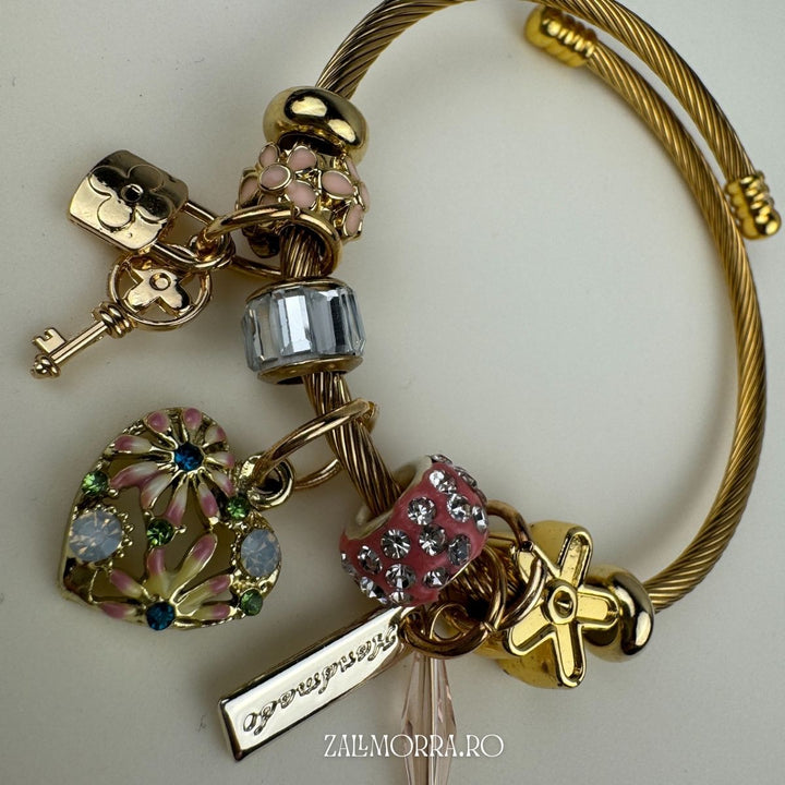 Brățară Charm „Garden Heart” – Auriu Premium, Cristale & Accesorii Florale