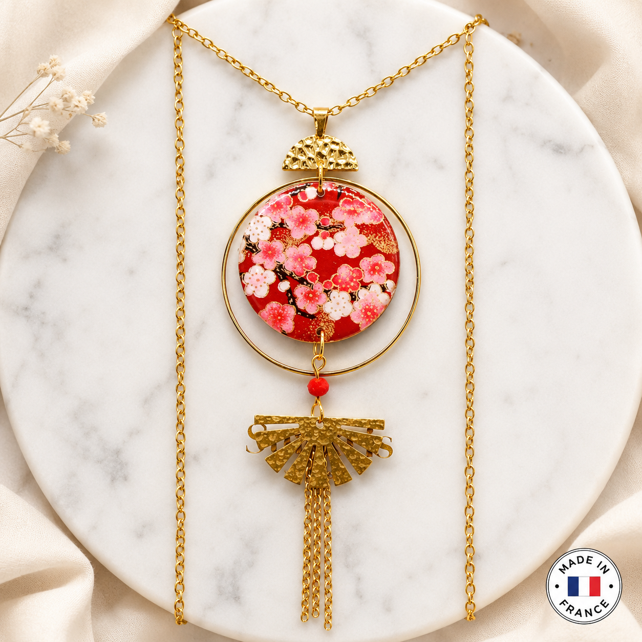 Colier SAKURA ROUGE – Handmade din Rășină și Oțel Inoxidabil Auriu | Zallmorra Artisan Collection