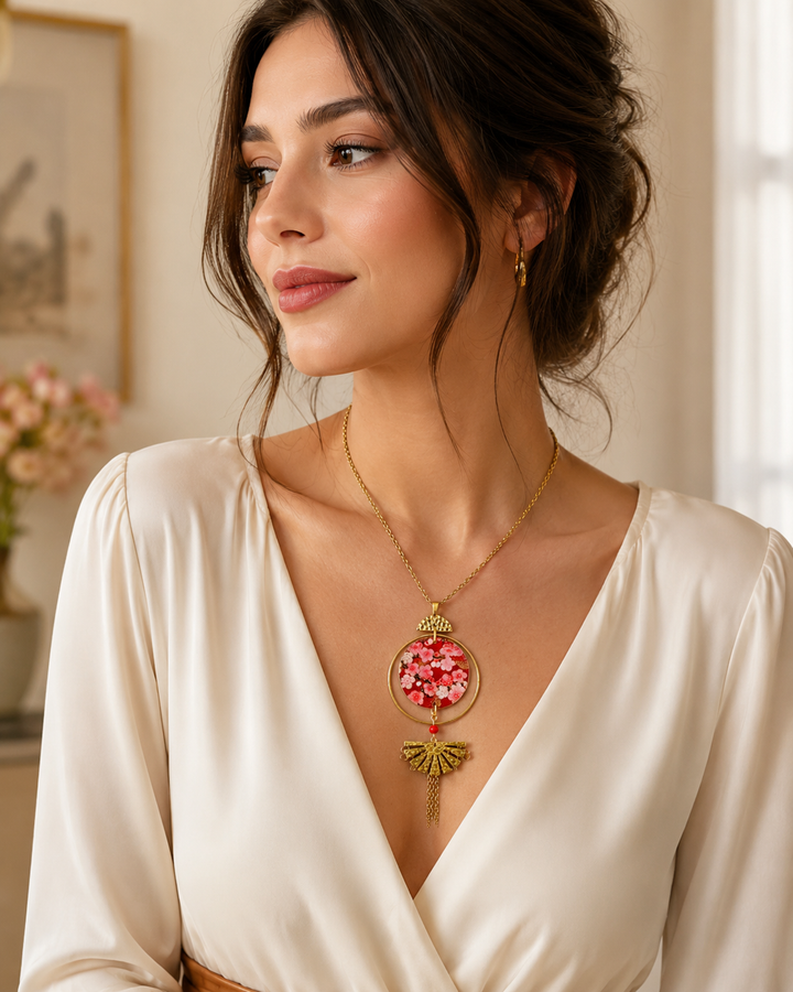 Colier SAKURA ROUGE – Handmade din Rășină și Oțel Inoxidabil Auriu | Zallmorra Artisan Collection