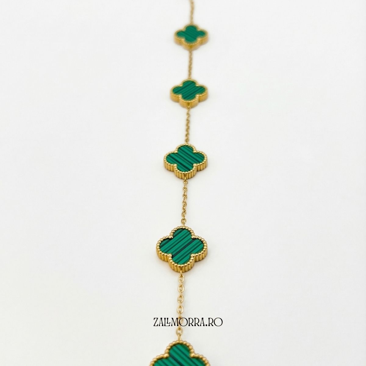 Brățară  Charm Max Trifoi  Verde  –  Accesorii Auriu & Verde | Zallmorra