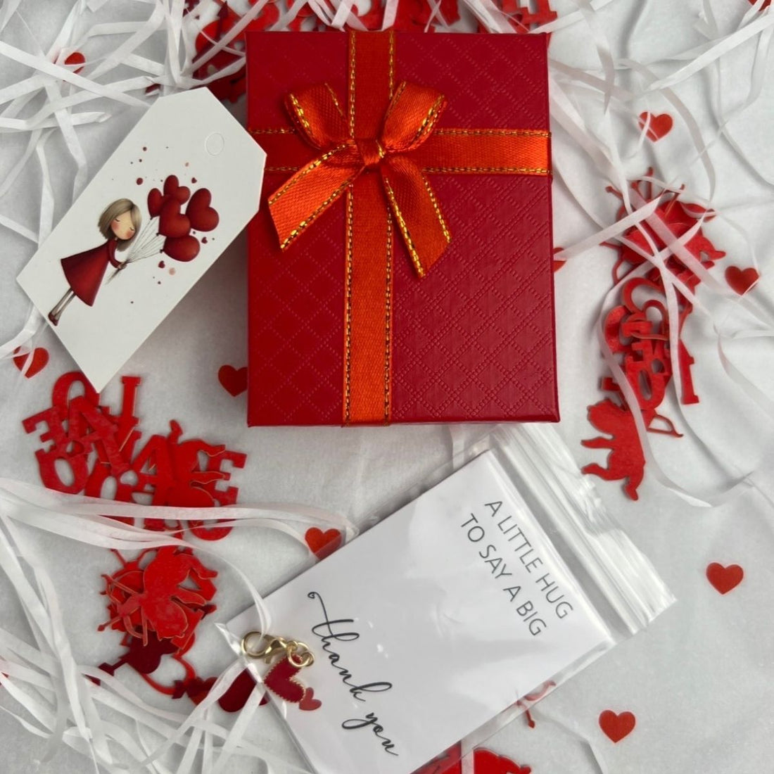 Set Cadou Elegant „Lucky White” – Brățară Trifoi Alb, Ambalaj Premium & Charm Inimă