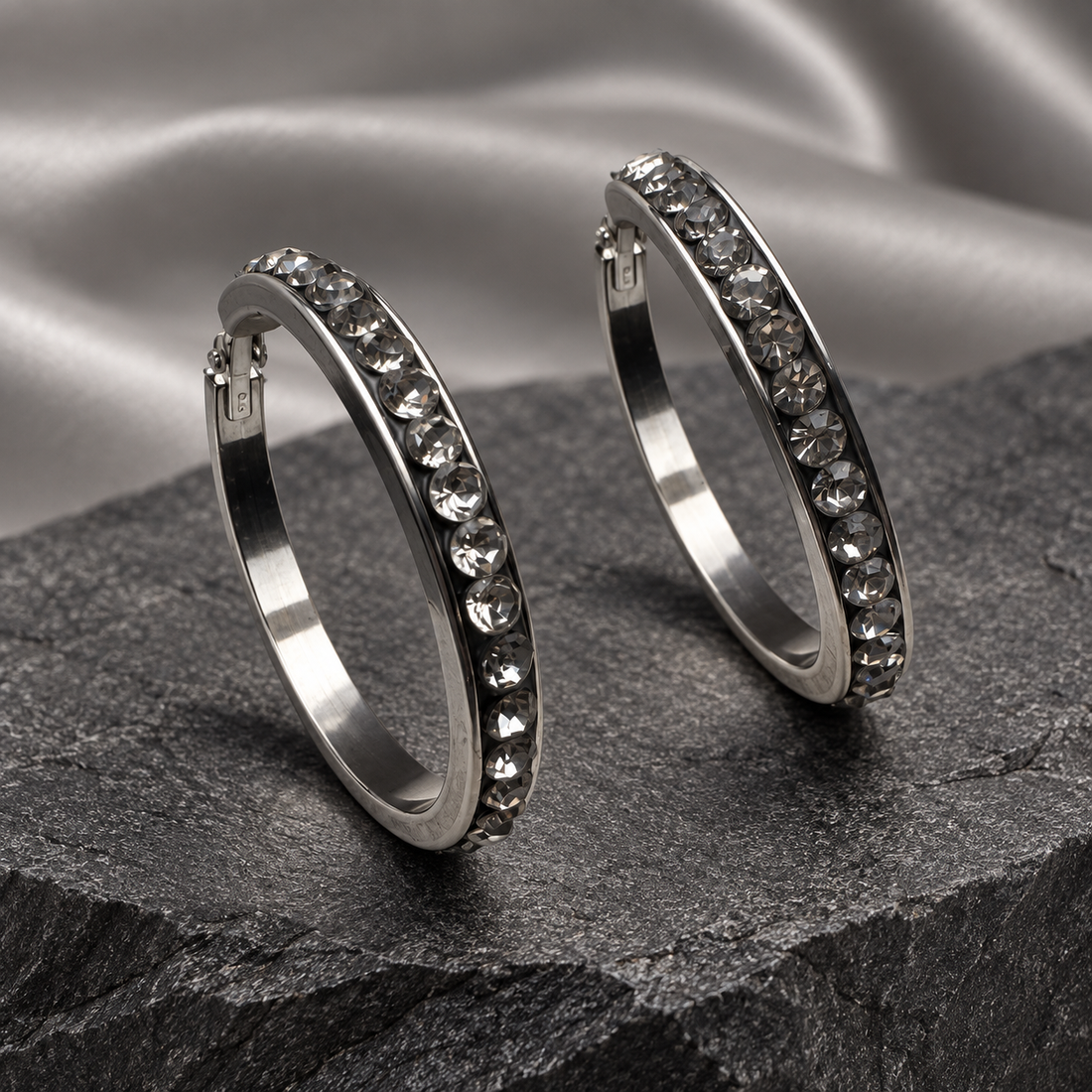 Cercei Damă Argintii Tip Cerc cu Zirconii Gri Fumurii, Diametru 3 cm